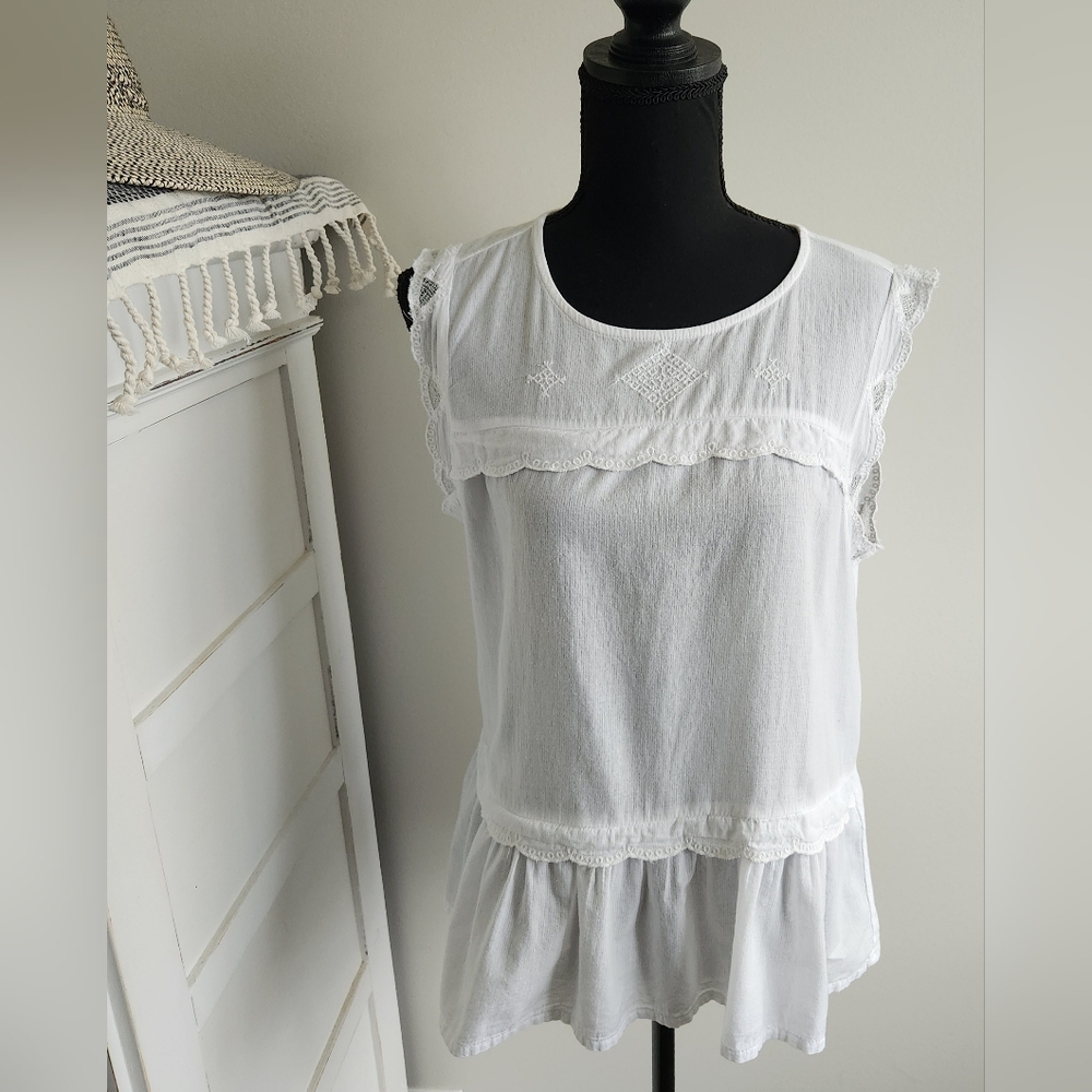 LUCKY BRAND SLEEVELESS TOP WITH EMBROIDERED AND RUFFLE DETAILS